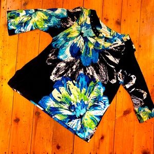 Alfred Dunner 1X blouse in beautiful paintbrush floral patter